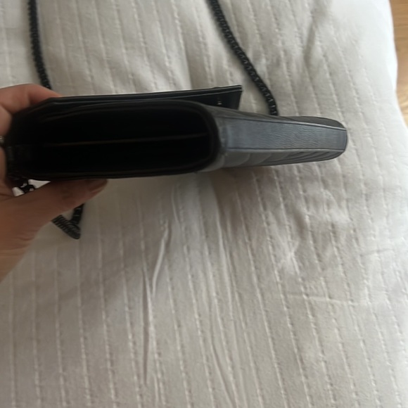 - Saint Laurent Monogram black YSL Envelope Chain. - Picture 5 of 8